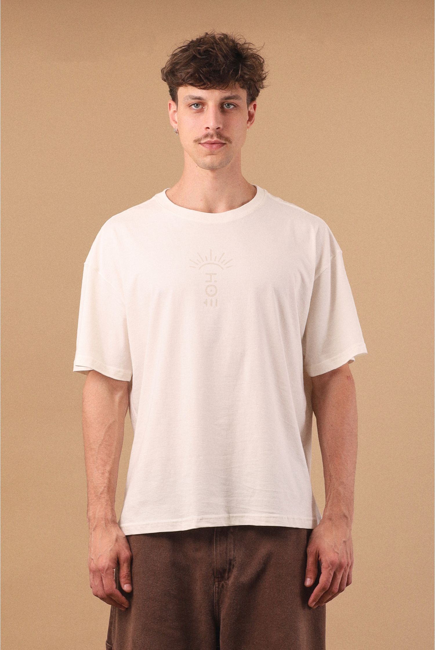 Camiseta Box Fit - High on Healing
